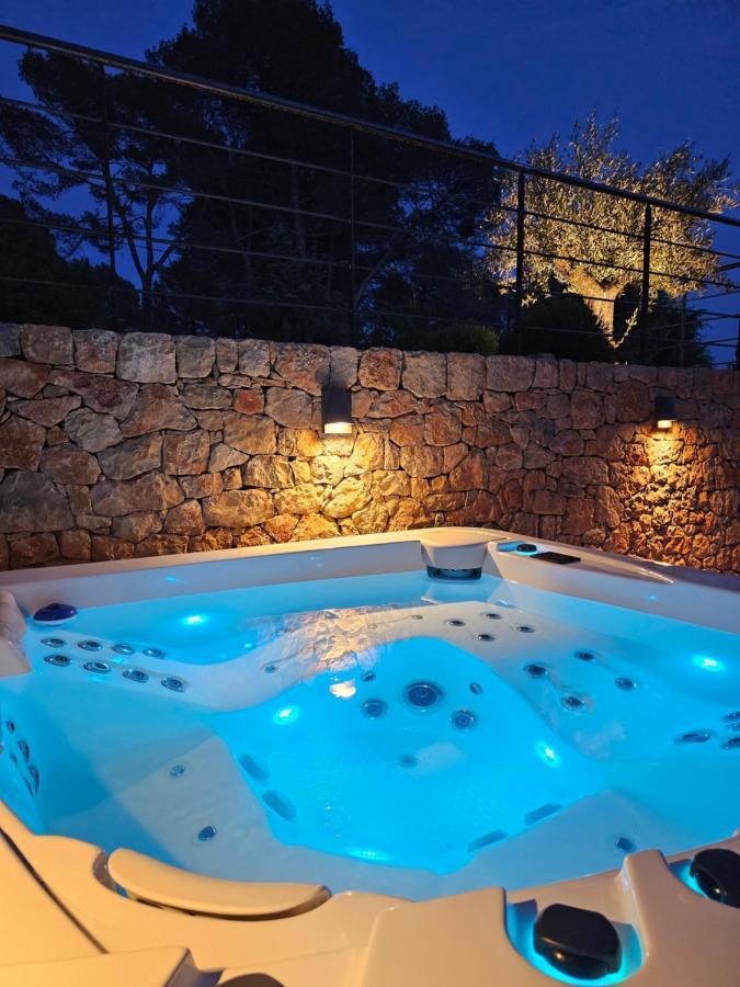 Suite Sieste En Provence Entrecasteaux Exterior photo